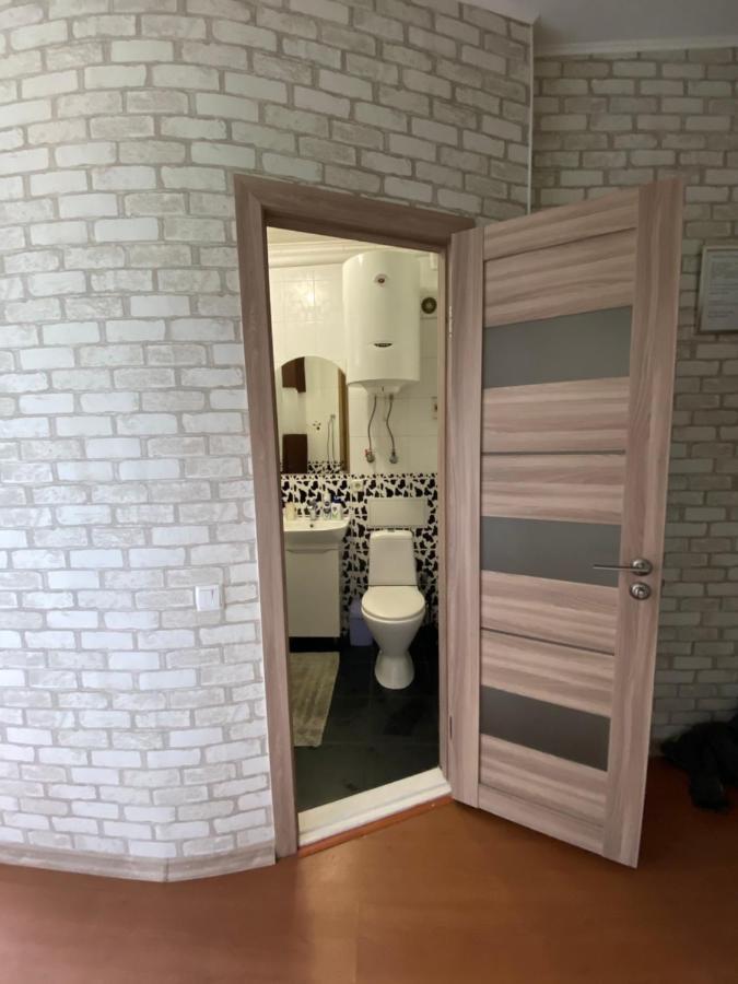 Apartment On Chernomorskaya 2A オデッサ エクステリア 写真